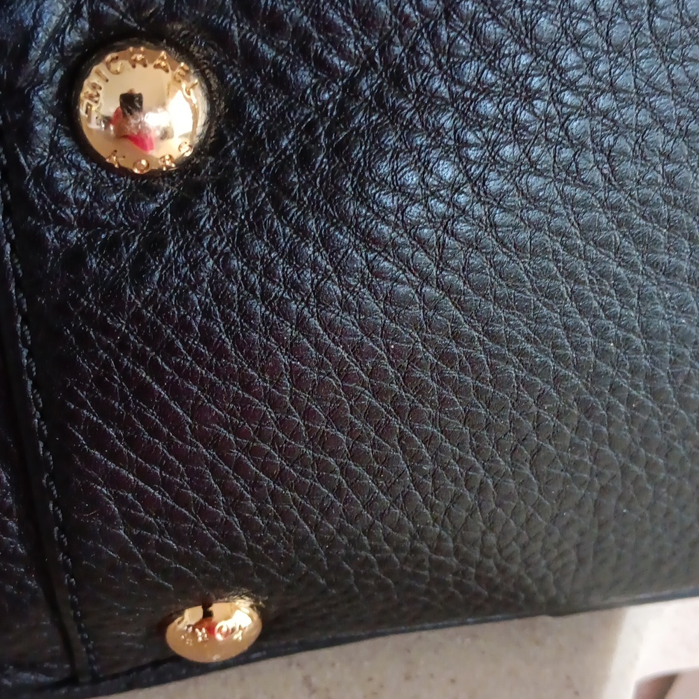 Michael Kors Handbag - Picture 6 of 7
